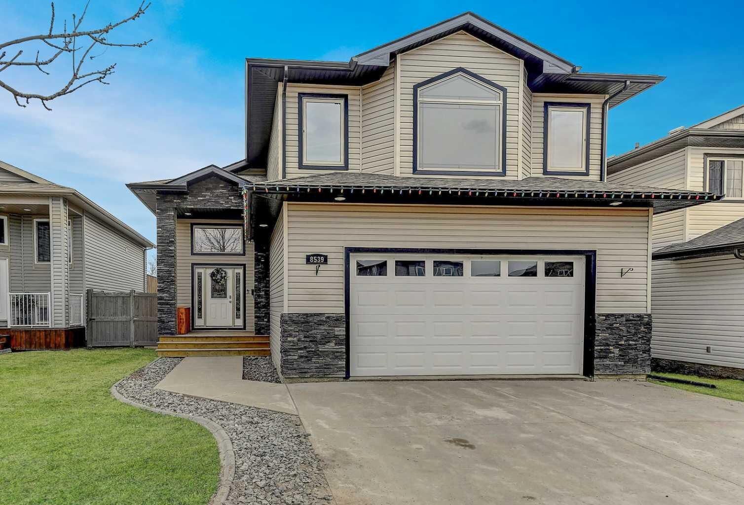 Photo de la propriété:  8539 69 Avenue  AB T8X 0C8 