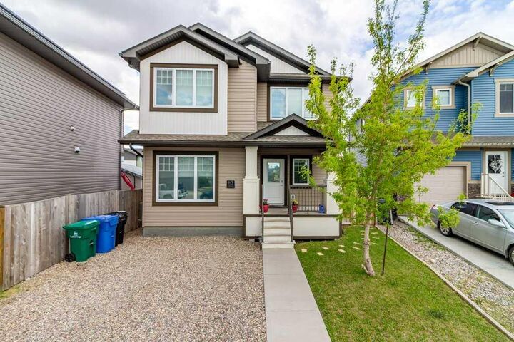 Property Photo: 679 Keystone Chase W AB T1J 5G2
