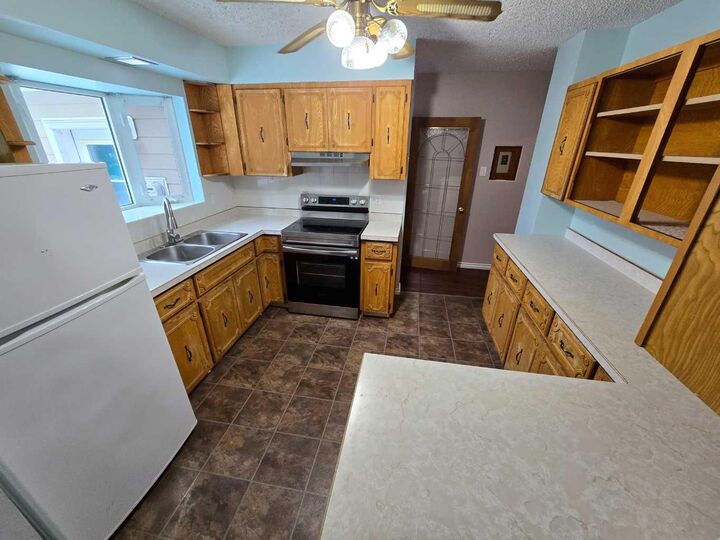 Property Photo: 8602 95 Street AB T8S 1G5