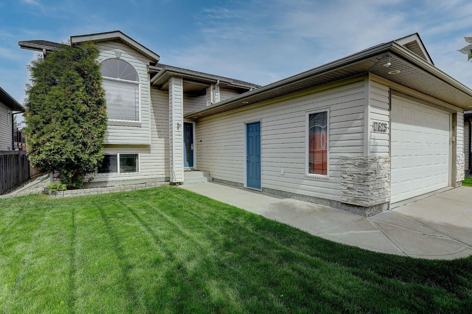 Property Photo: 7625 114 Street AB T8W 2T7