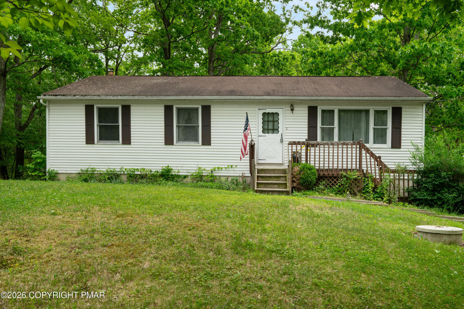 Property Photo:  2289 Walnut Trail  PA 18324 