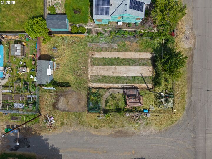 Property Photo:  7729 SE 54th Ave  OR 97206 