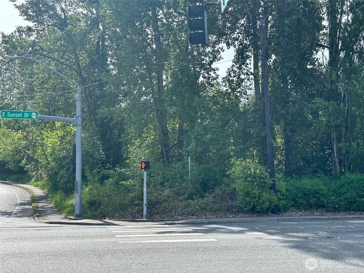 Property Photo:  3010 E Sunset Drive  WA 98226 