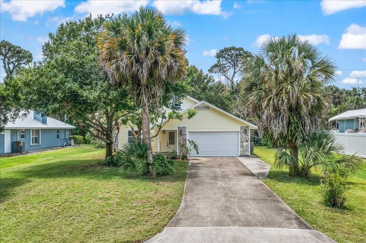 Property Photo: 179 Filbert Street FL 32958