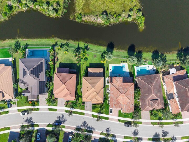 Property Photo:  11425 Watercrest Circle E  FL 33076 
