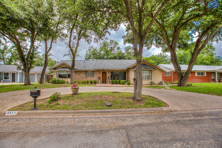 Property Photo:  3211 Stanford Drive  TX 76904 