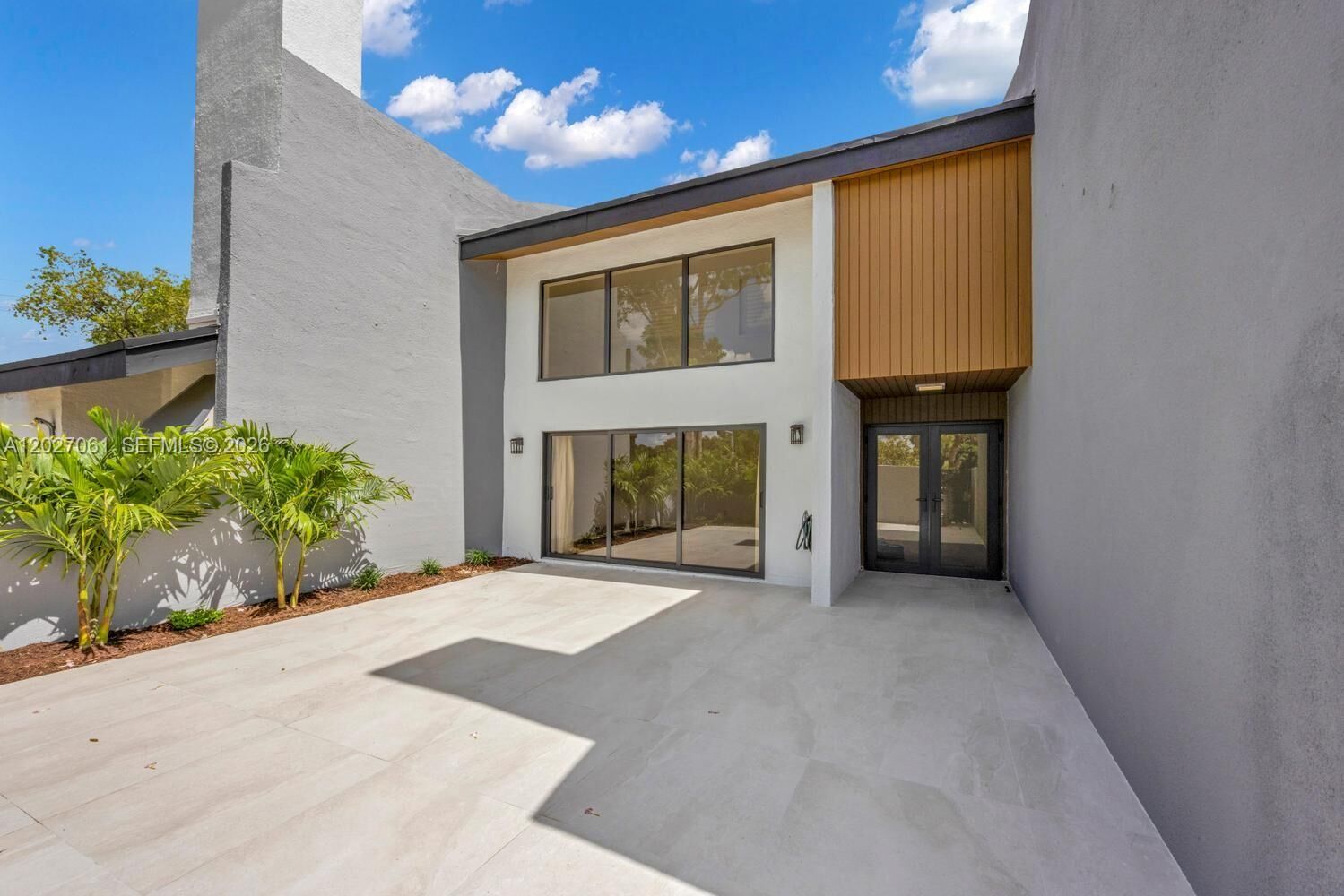 Property Photo:  6661 SW 72nd St 35  FL 33143 