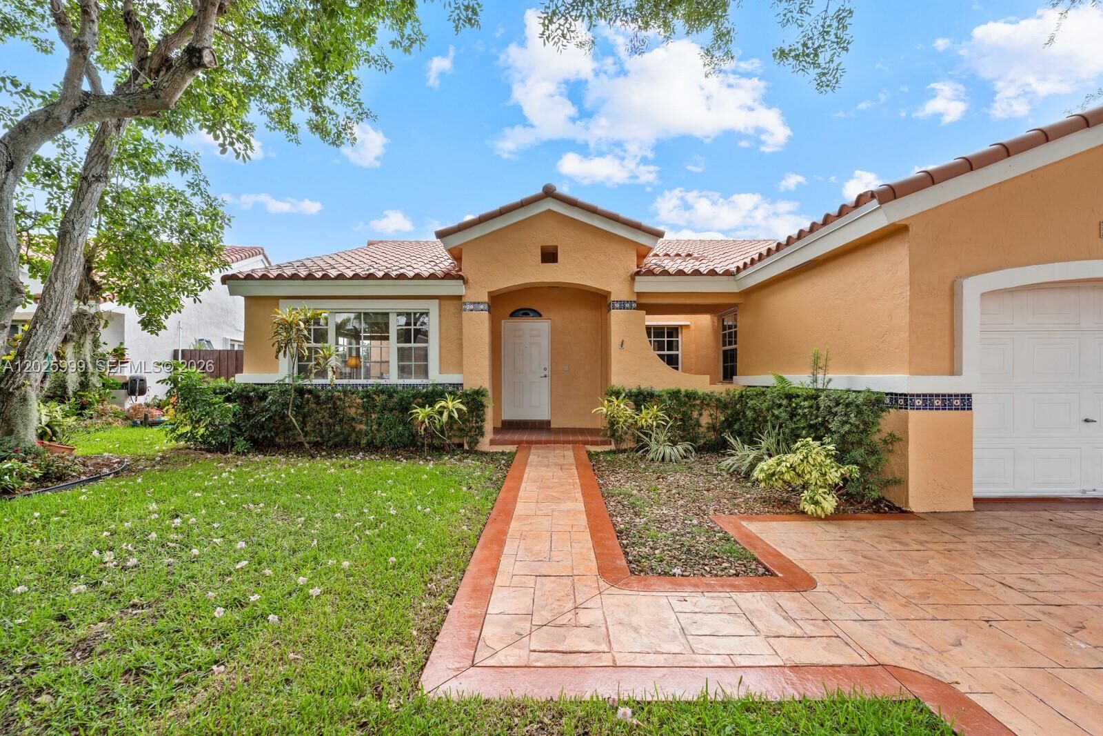 Property Photo: 4260 SW 150th Ave FL 33185