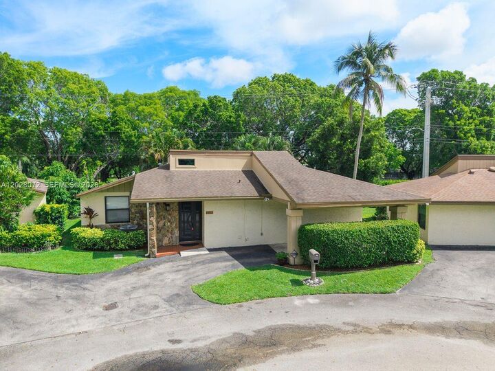 Property Photo: 8149 Royal Palm Ct 3 FL 33321