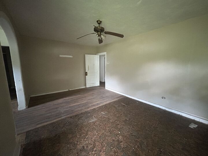 Property Photo:  2240 Oaklawn Ave  TX 77642 