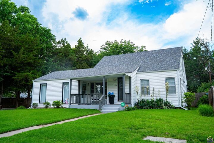 Property Photo:  3920 SW Munson Ave  KS 66604 