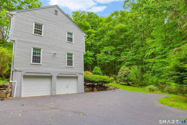 Property Photo: 29 Hungry Hill Circle CT 06437