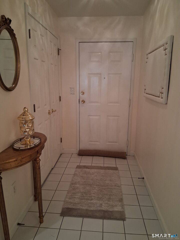 Property Photo:  75 Washington Avenue 8-205  CT 06518 