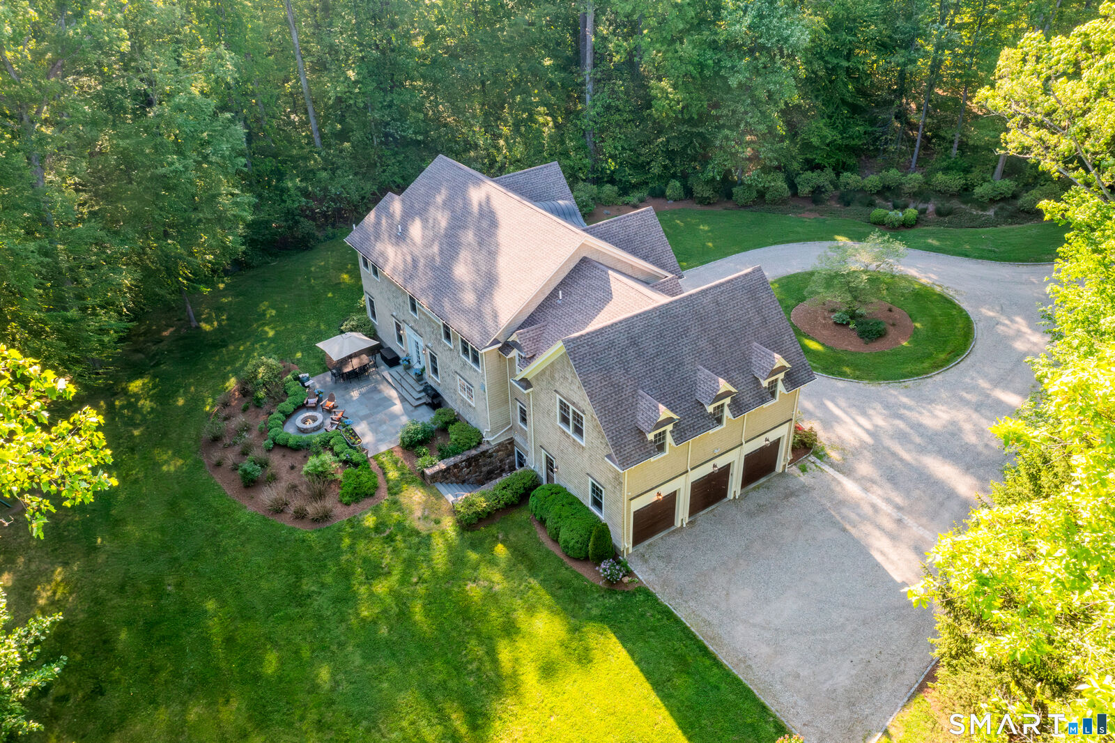 Property Photo:  32 Lobdell Lane  CT 06612 