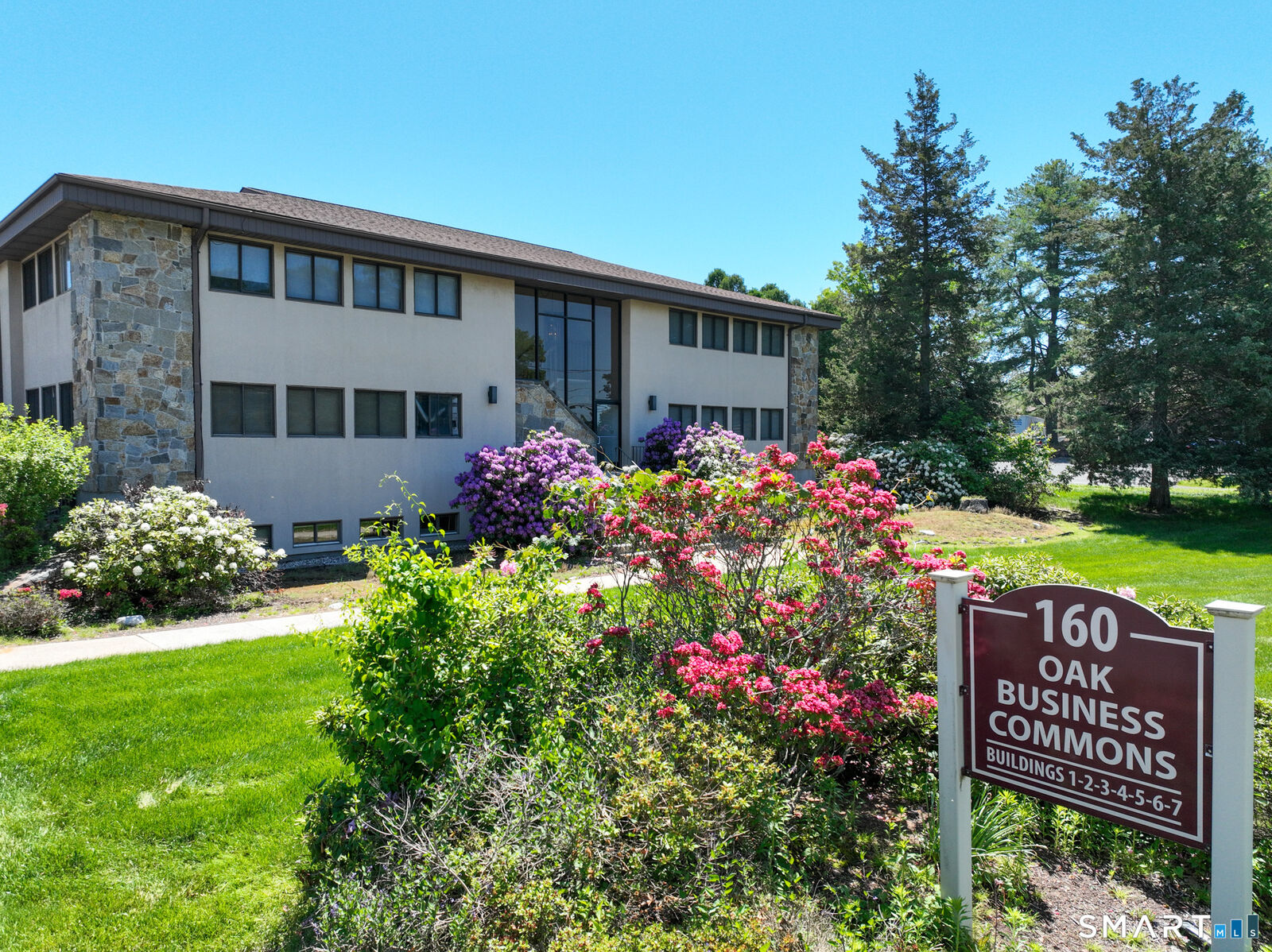 Property Photo: 160 Oak Street 1M CT 06033