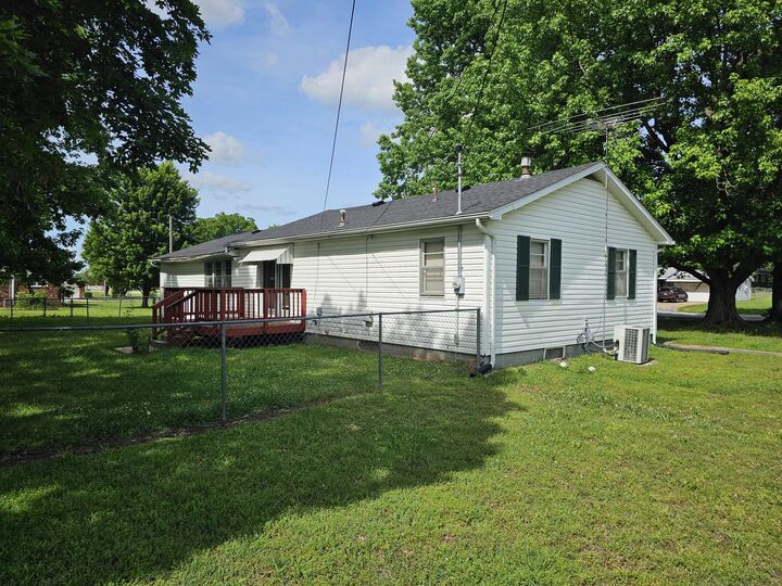 Property Photo:  1115 S Carnation Drive  MO 65605 