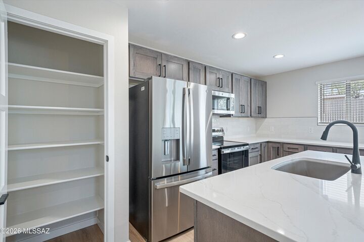 Property Photo:  739 N Queen Avenue #2  AZ 85705 