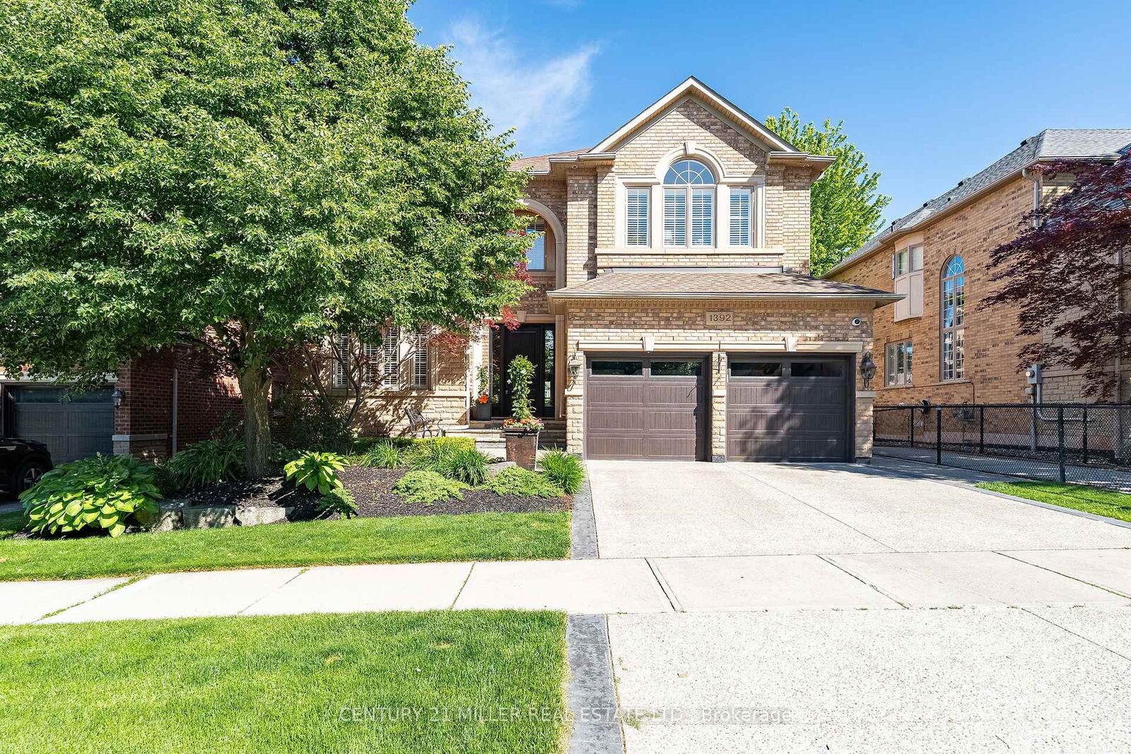 Property Photo:  1392 Clearwater Crescent  ON L6H 7J5 