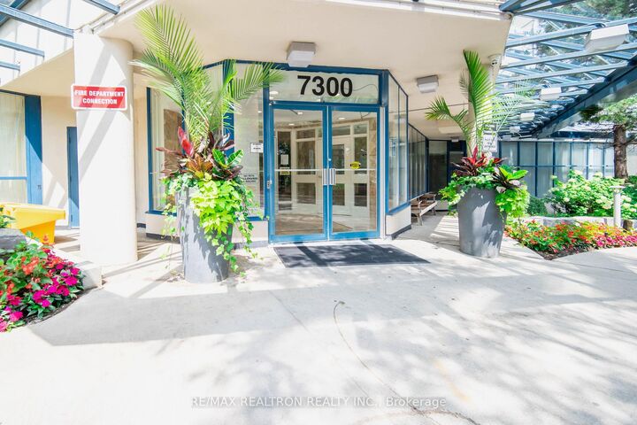 Property Photo:  7300 Yonge Street 210  ON L4J 7Y5 