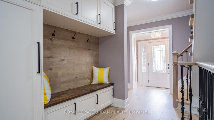 Property Photo: 4 Deerfield Crescent ON L6T 1K6