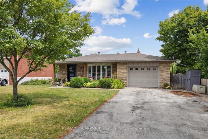 Property Photo: 755 Parker Crescent ON L7R 3A5