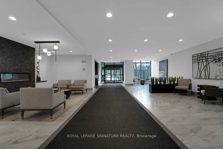 Property Photo: 22 Clarissa Drive 1404 ON L4C 9R6