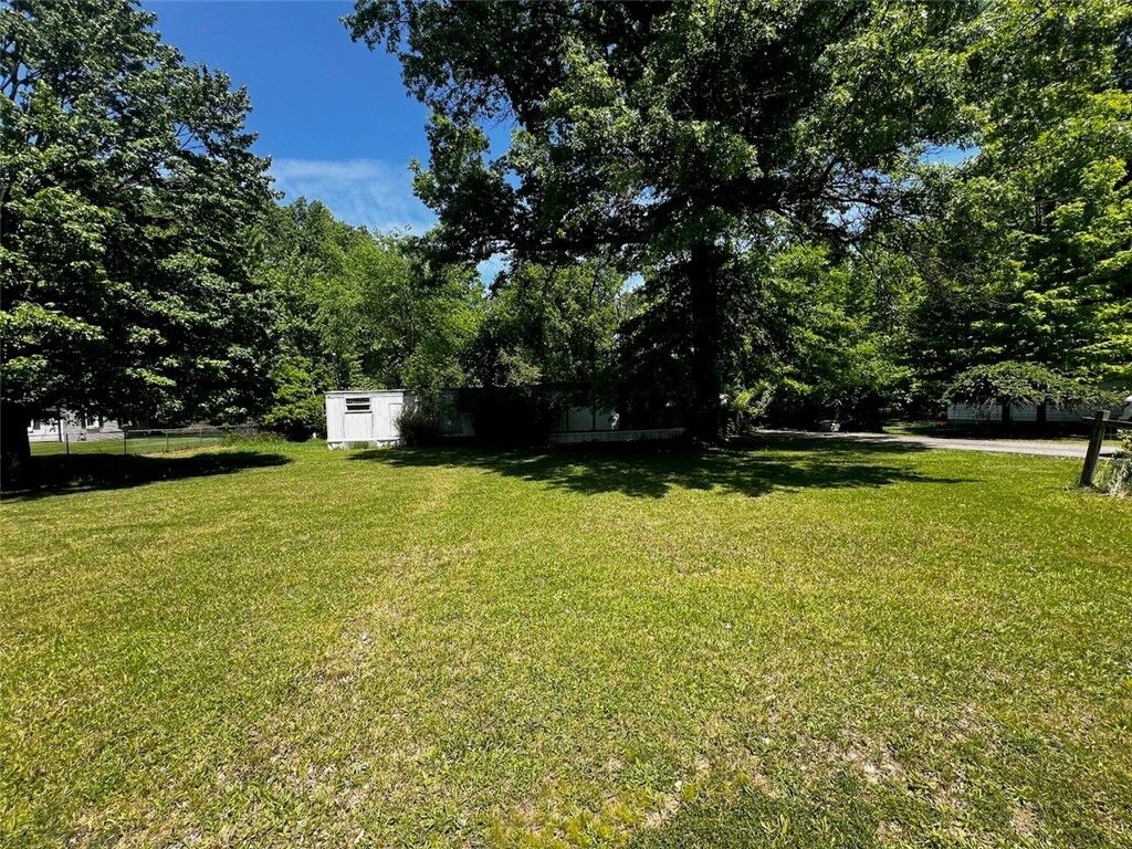 Property Photo:  3651 Sample Rd  PA 16148 