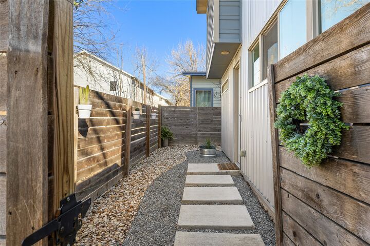 Property Photo: 1402 Singleton Avenue B TX 78702