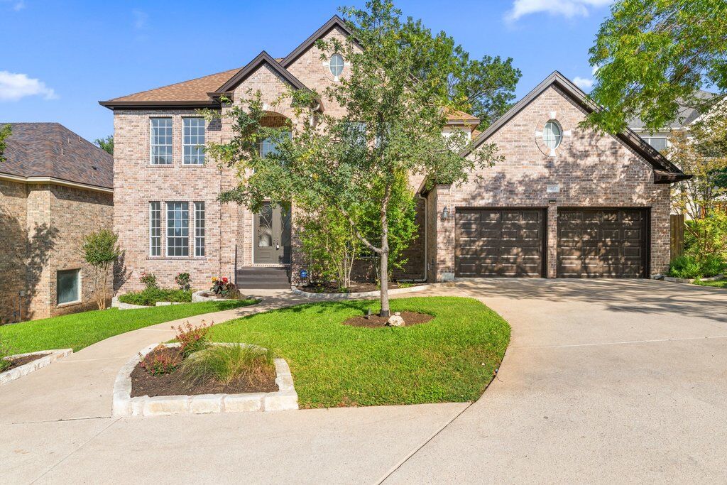 Property Photo:  1613 Churchwood Cove  TX 78746 