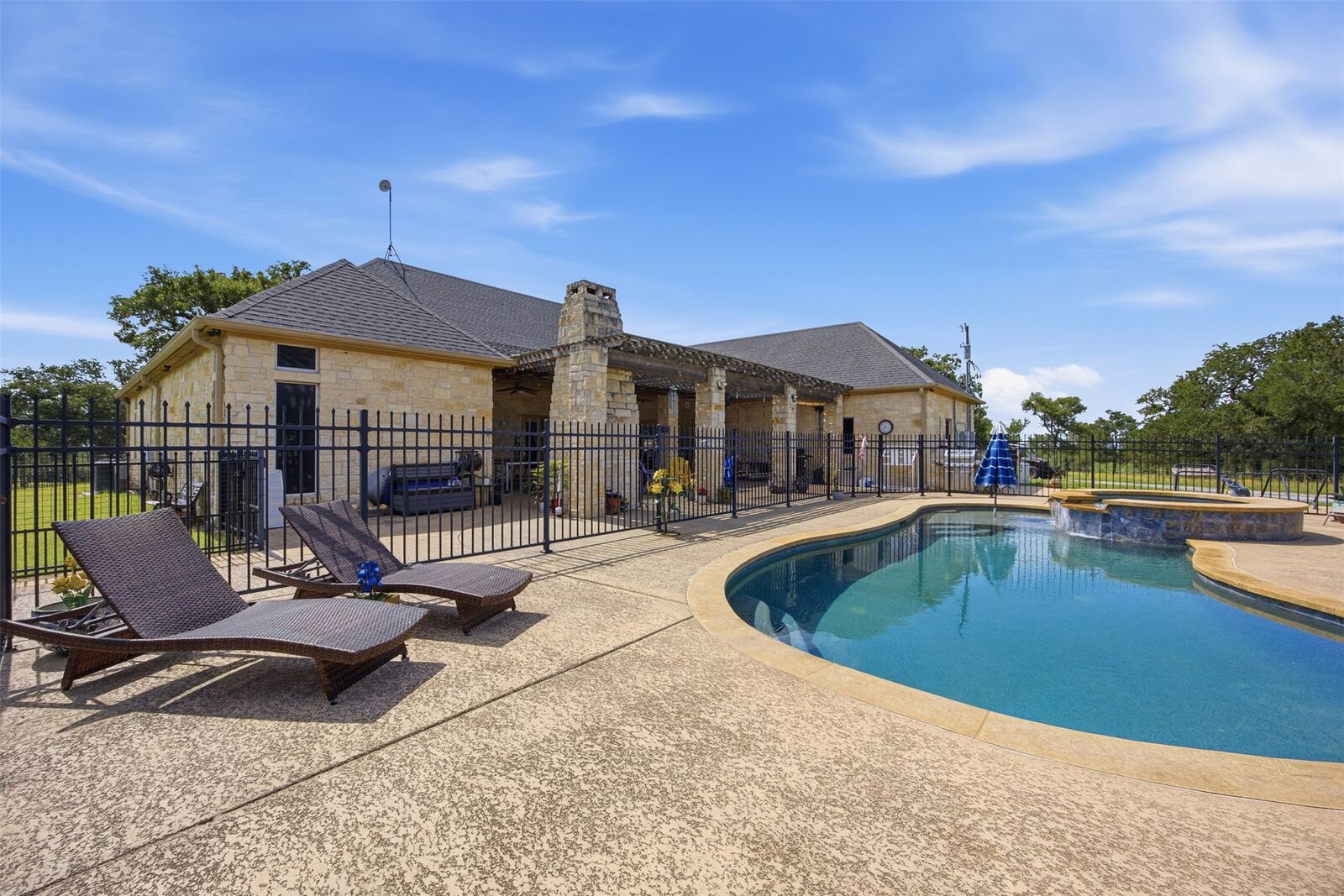 Property Photo: 2936 Fm 1704 TX 78621