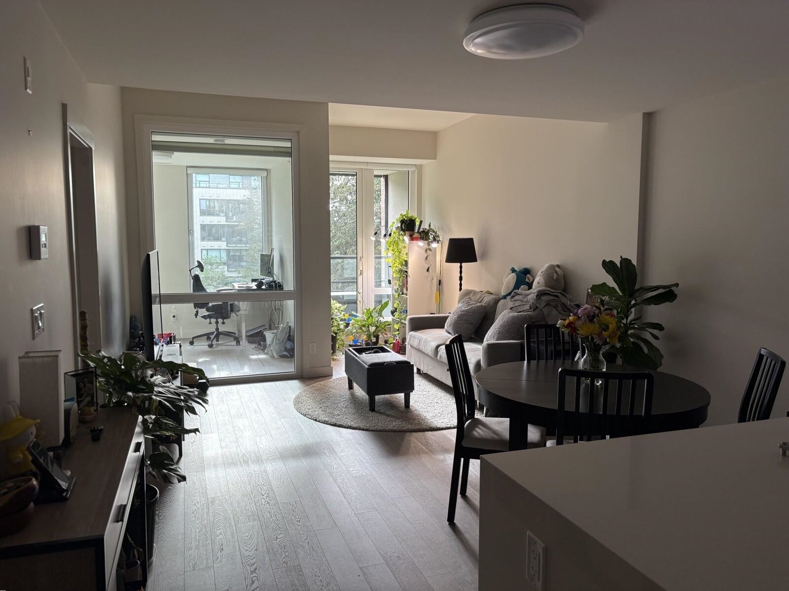 Property Photo:  4408 Cambie Street 302  BC V5Y 0M2 