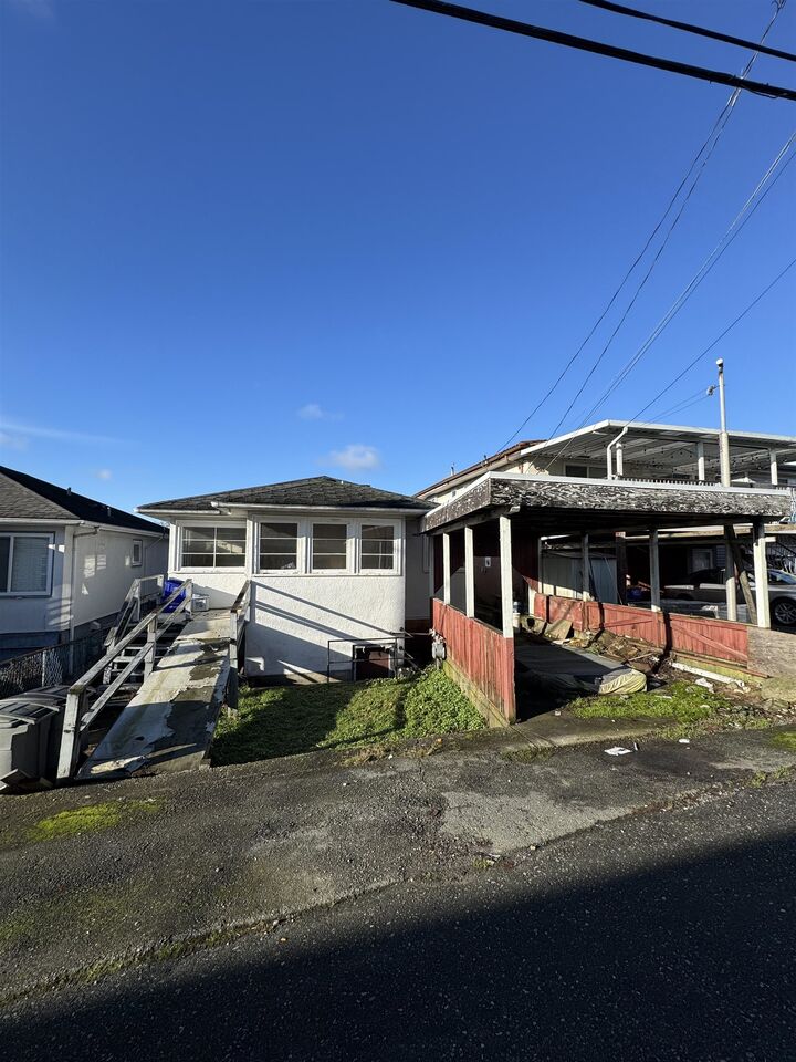 Property Photo: 7654 Fraser Street BC V5X 3W8