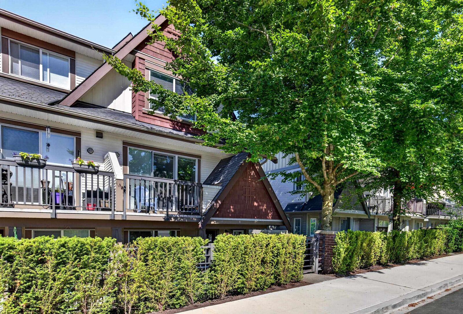 Photo de la propriété:  7155 189 Street 7  BC V4N 5S8 