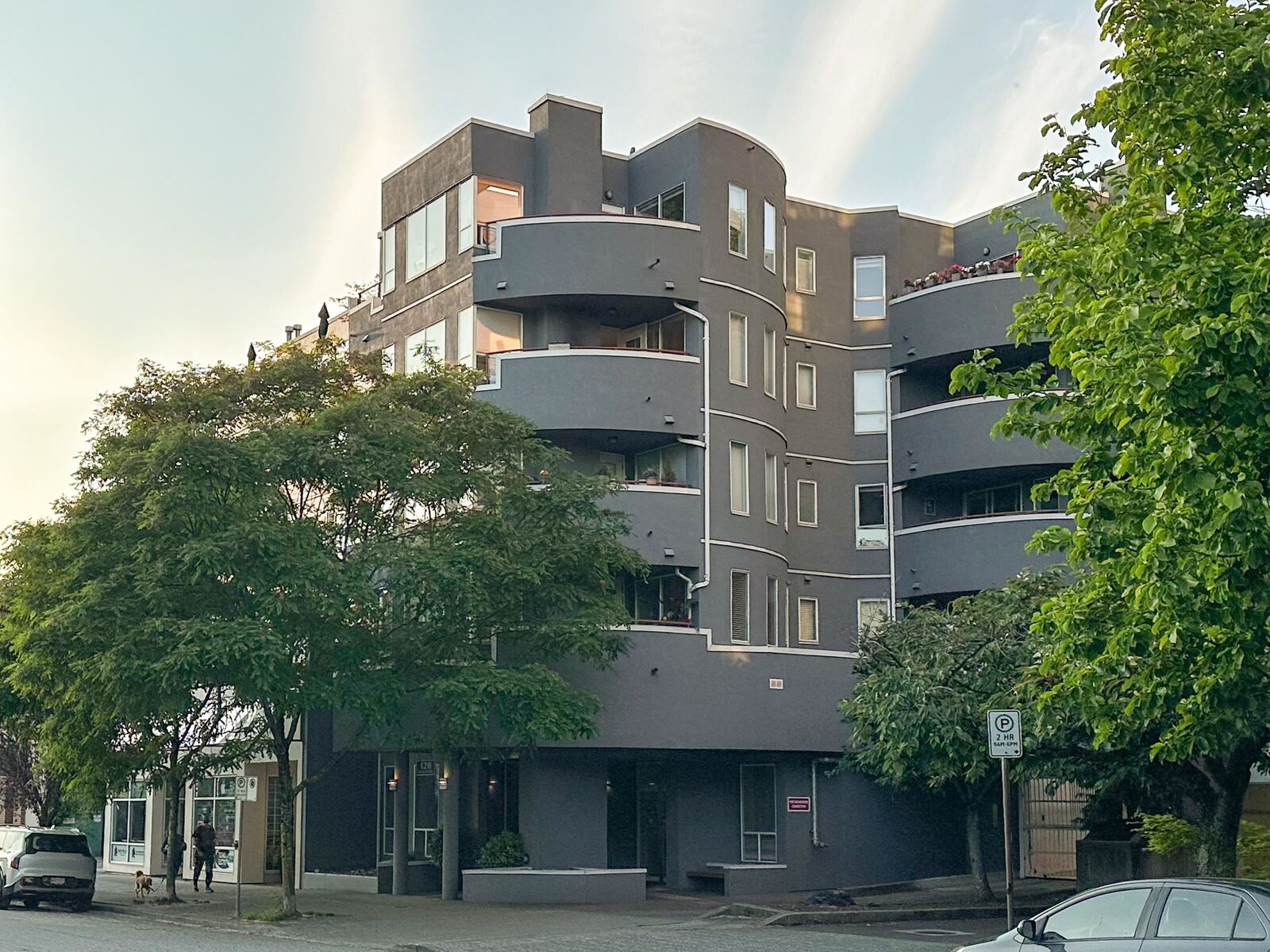 Photo de la propriété:  120 E 2nd Street 101  BC V7L 1C3 