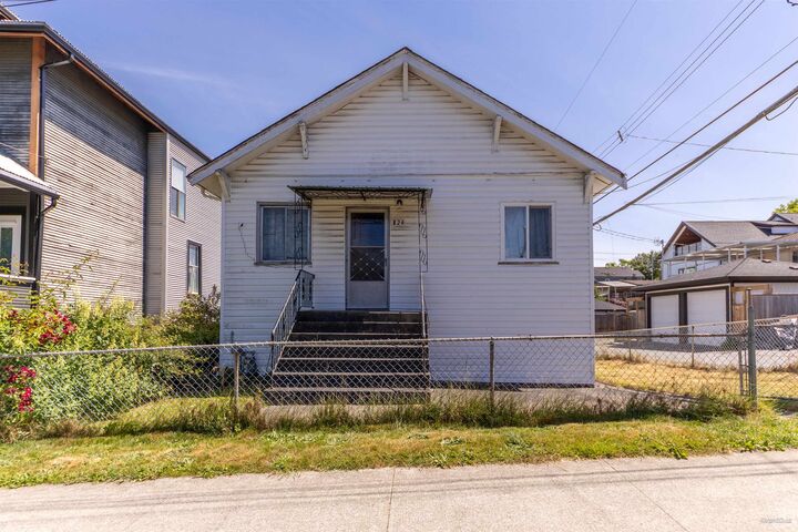 824 Semlin Drive — photo 1