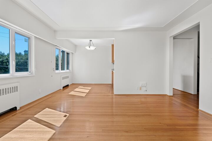 Property Photo: 2296 W 39th Avenue 8 BC V6M 1T9