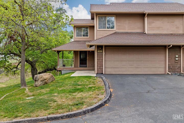 Property Photo:  