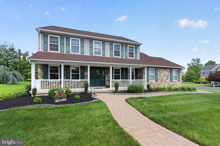 Property Photo:  203 Glenview Drive  PA 18976 