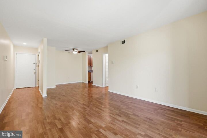 Property Photo:  5419 Golf View Drive B2  DE 19808 