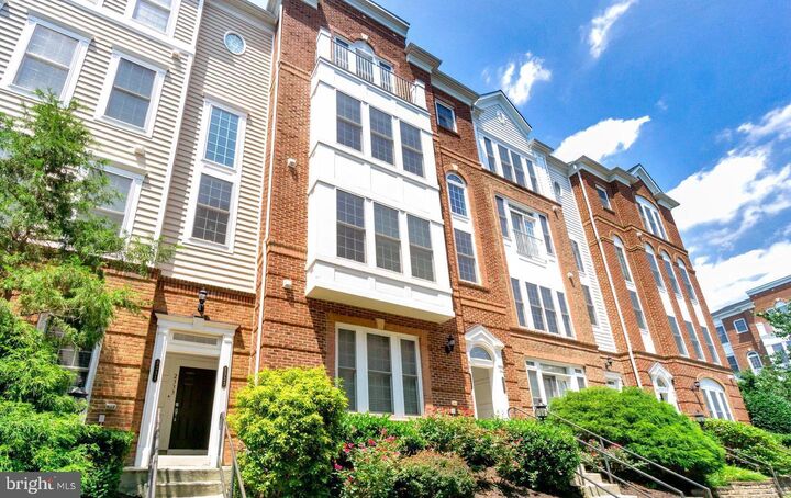 Property Photo: 2337 Brookmoor Lane VA 22191