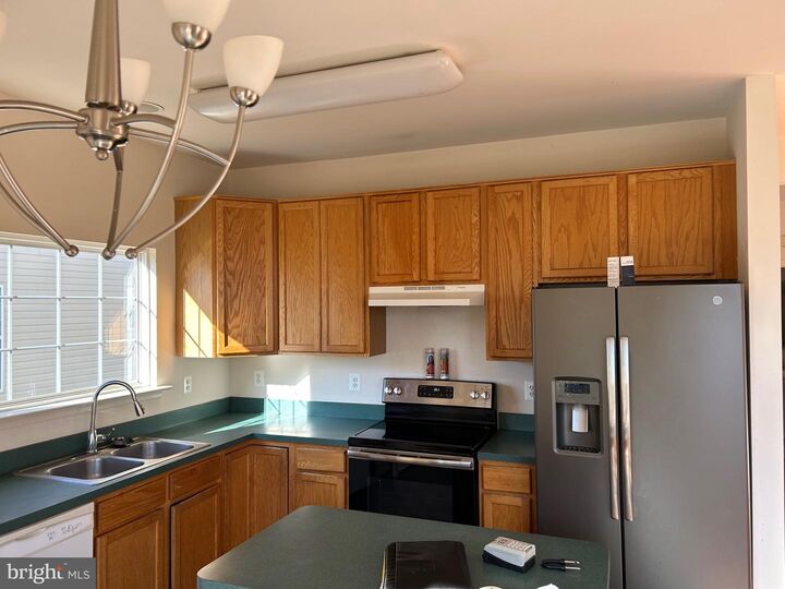 Property Photo:  6821 Hollow Glen Court  VA 20155 