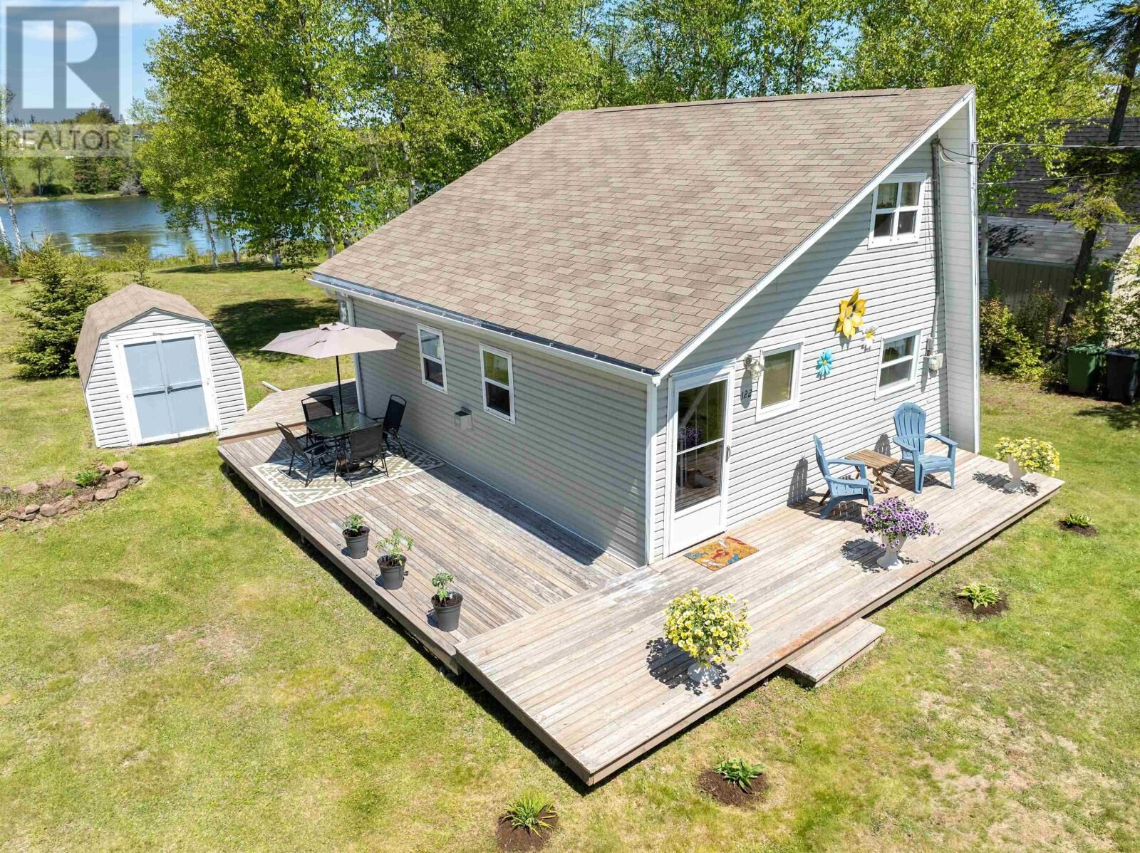 Property Photo: 122 Macpherson Lane PE C1E 0R6