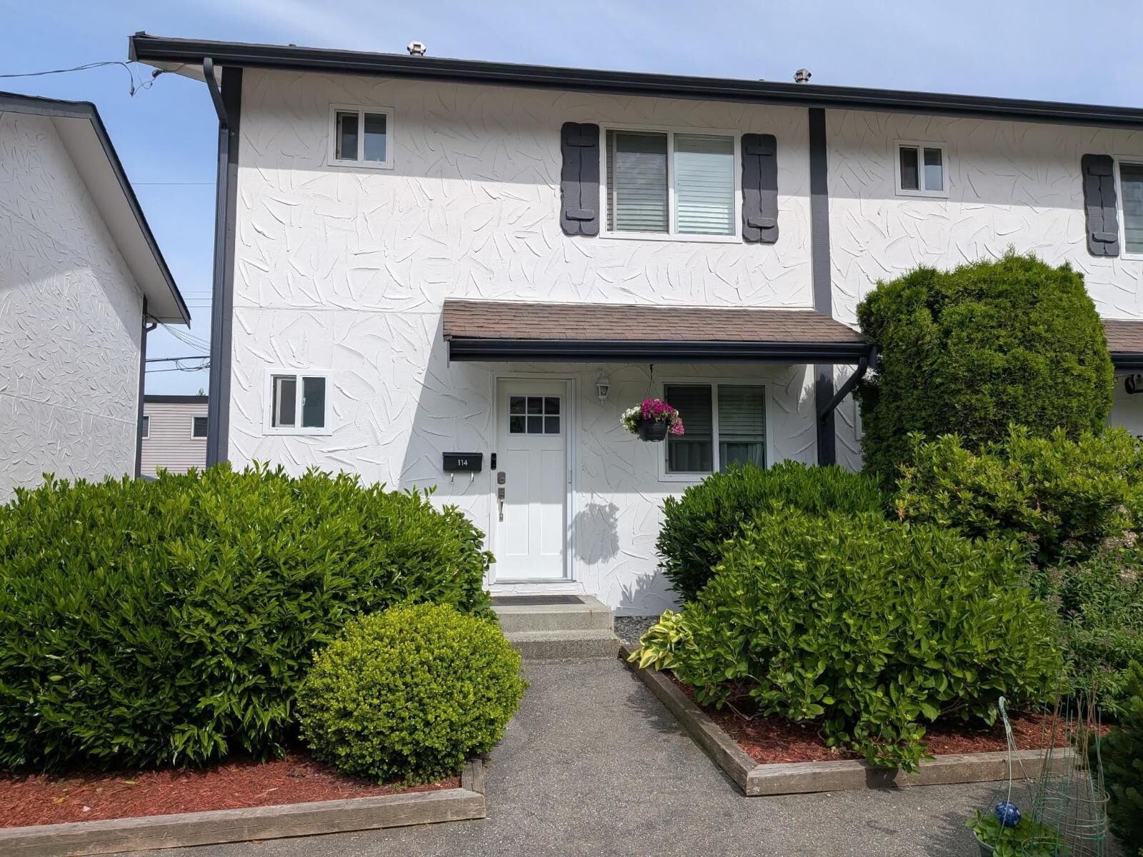 Property Photo:  32880 Bevan Way 114  BC V2S 6R3 