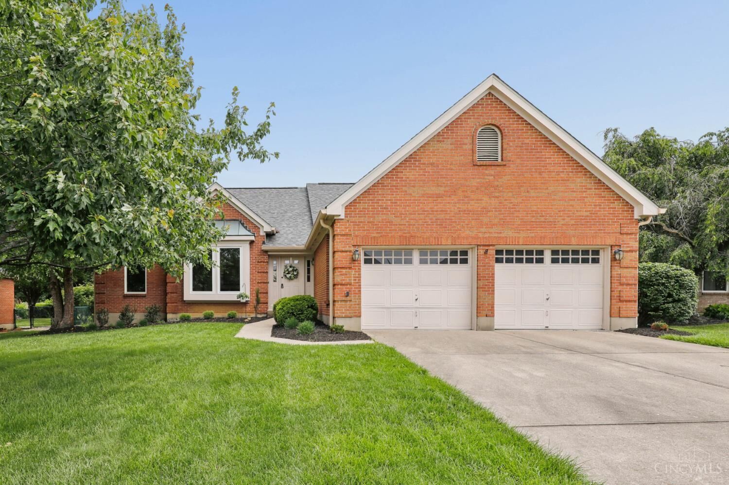 Property Photo:  216 Breezy Vista  OH 45215 