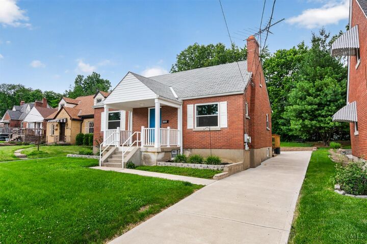 Property Photo:  5544 Raceview Avenue  OH 45248 