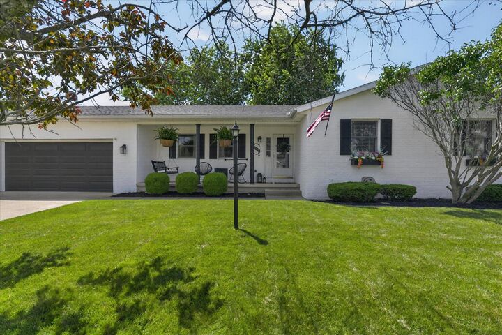 Property Photo:  213 Emerald Lane  OH 43160 