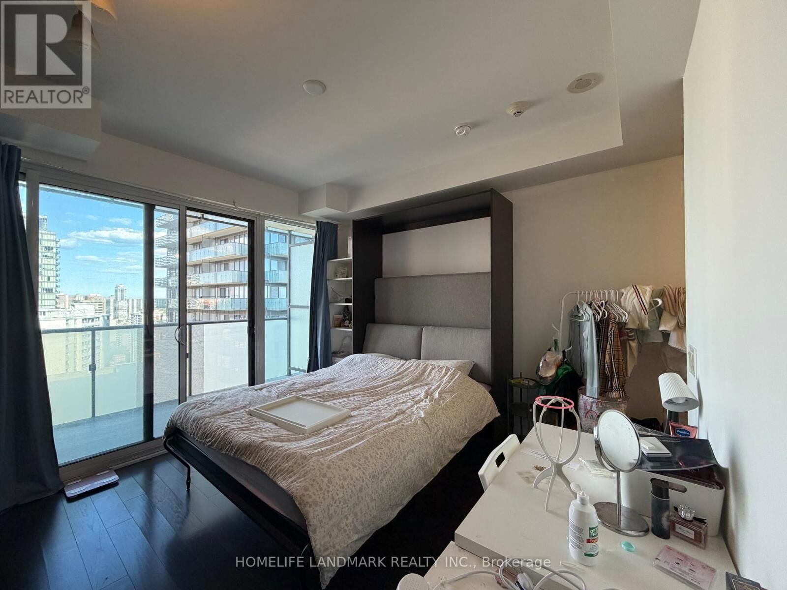 Property Photo:  65 St Mary Street 2510  ON M5S 0A6 