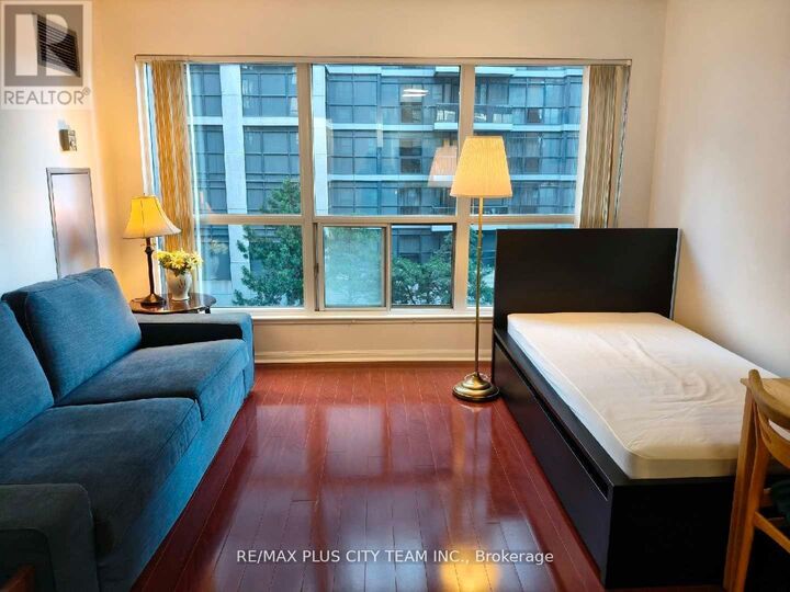Property Photo:  7 Carlton Street 401  ON M5B 2M3 