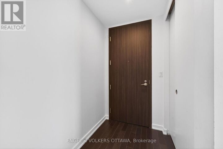 Photo de la propriété:  300 Lisgar Street 1210  ON K2P 0E2 
