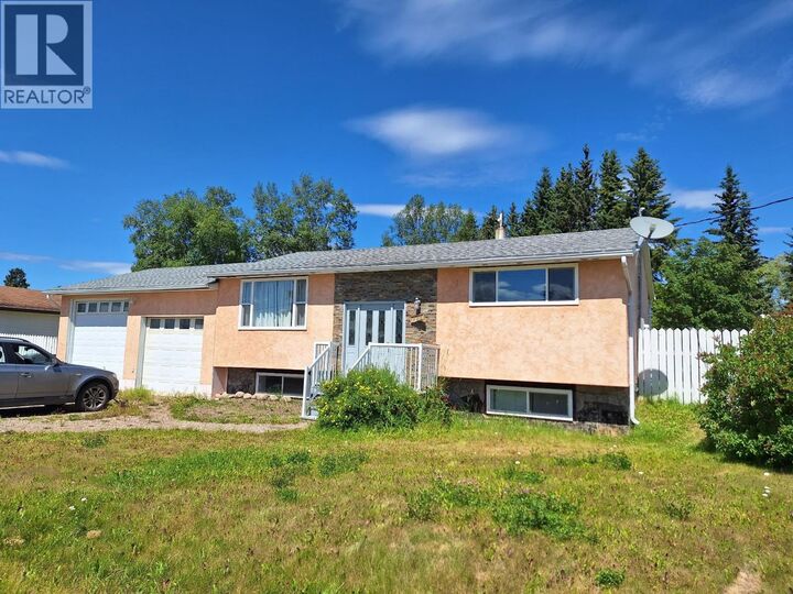 273 Stellako Avenue — photo 1
